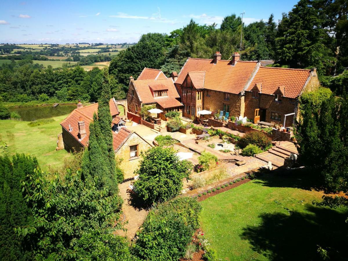 Heath Farm Holiday Cottages Swerford Exterior photo